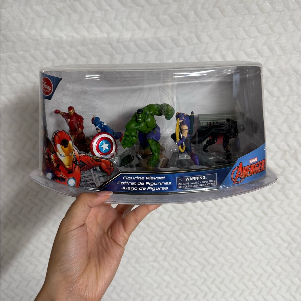 Marvel Red and Green Action Figures Playset
